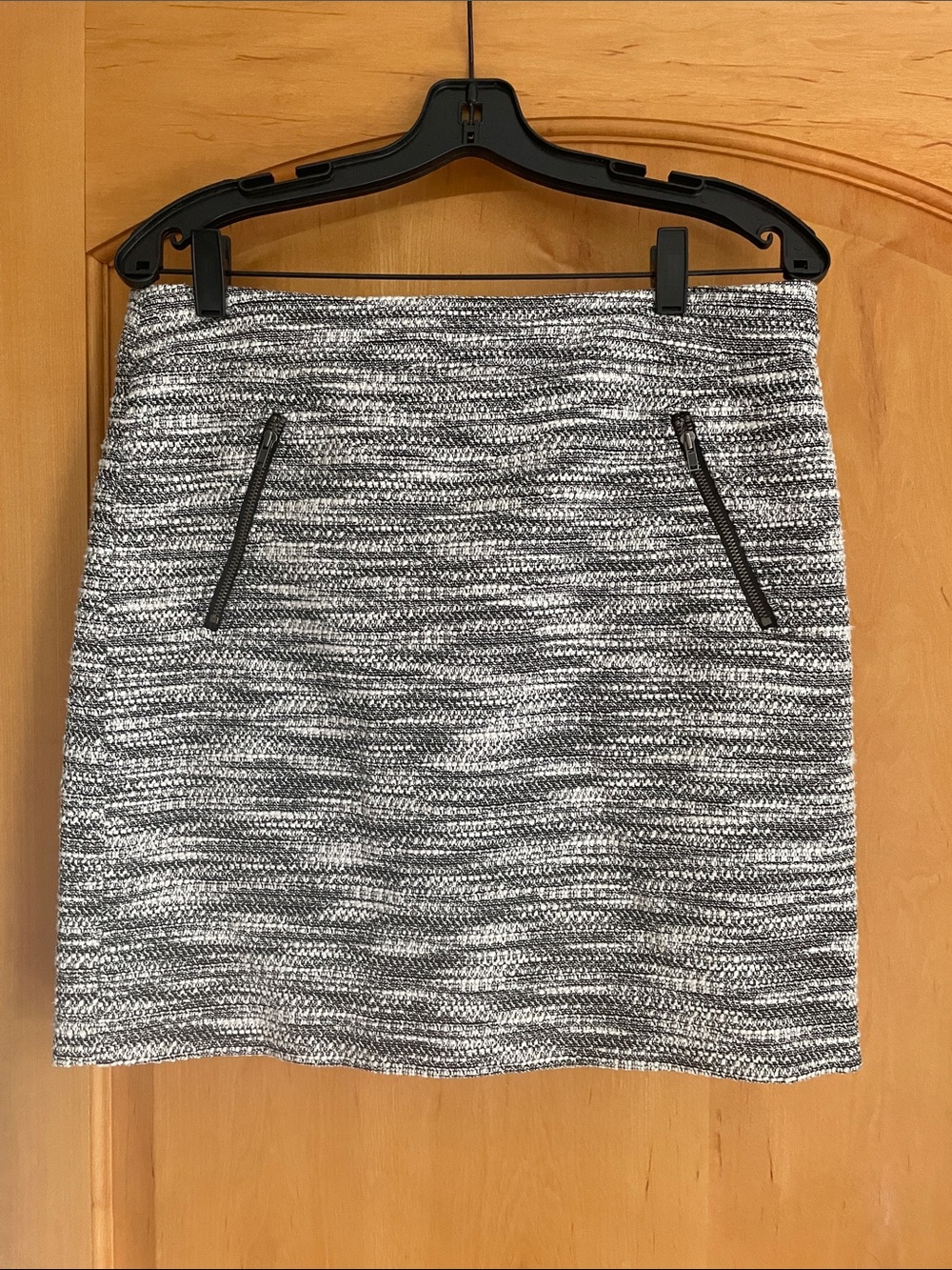 Anne Taylor Loft Gray Knit Pencil Skirt with Zip Pockets Size 8